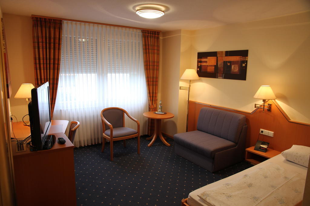 Hotel Anika Neuenburg am Rhein Chambre photo