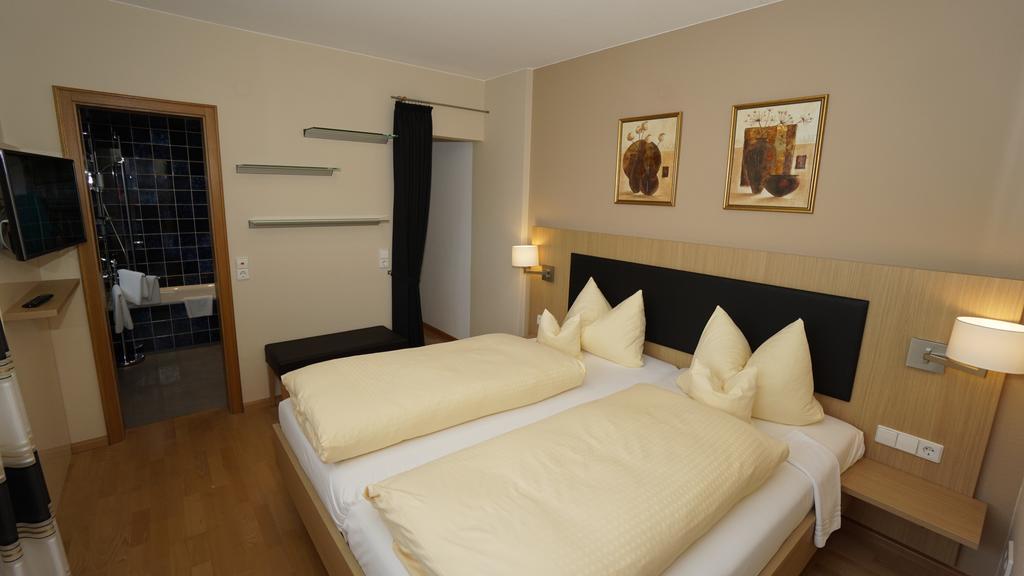 Hotel Anika Neuenburg am Rhein Extérieur photo